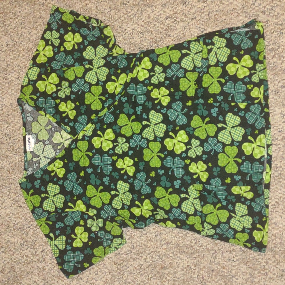 St Patrick's Day scrub shirt size large